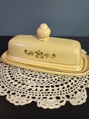 Pfaltzgraff Village Stoneware Butter Dish